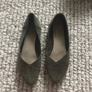 Toms shoes